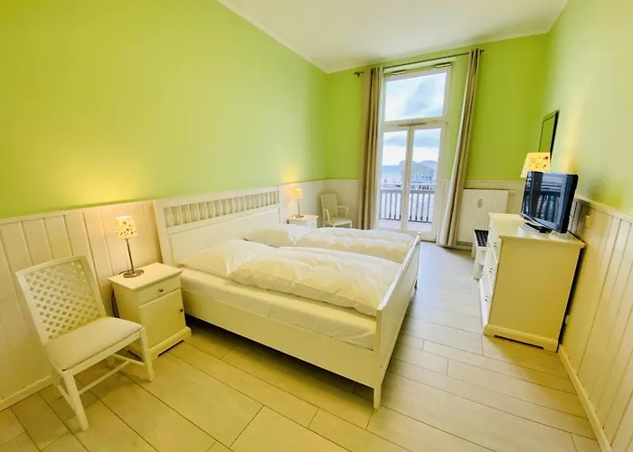 Berringer Reling, An Der Promenade *